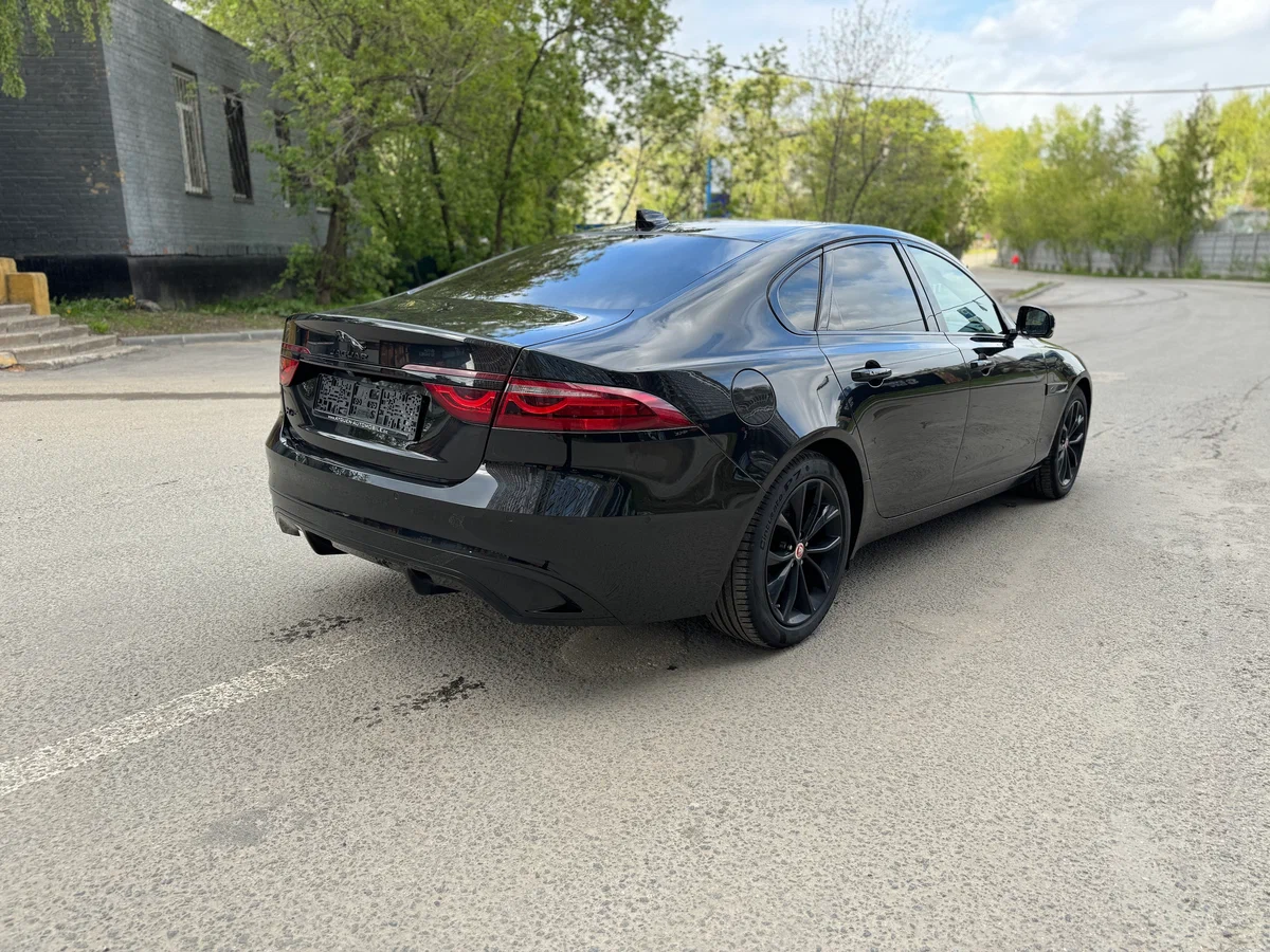 Jaguar XF аренда